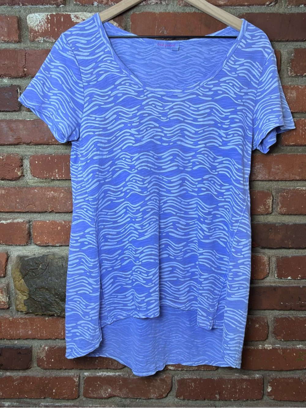 FRESH PRODUCE WOMENS MEDIUM SEASHORE PERI HERITAGE LOGO FEM T SHIRT